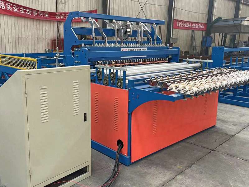 新闻：安平县深康丝网制品有限公司专业生产丝网制造设备。我们在这个行业有近20年的经验。 